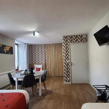 Hotel Logis De L'allagnonette Saint-Poncy