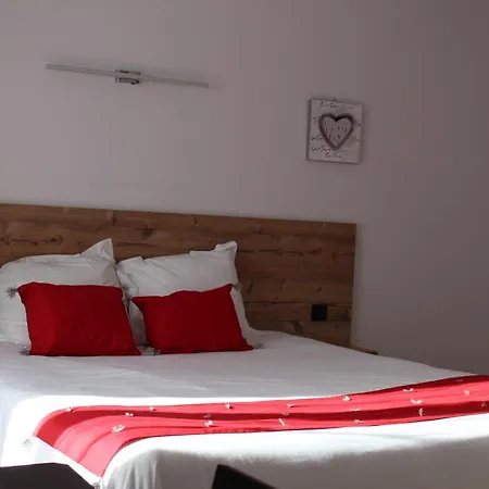 Logis De L'allagnonette Отель Saint-Poncy