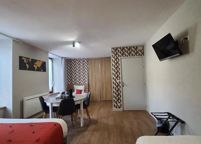 Отель Logis De L'allagnonette Saint-Poncy