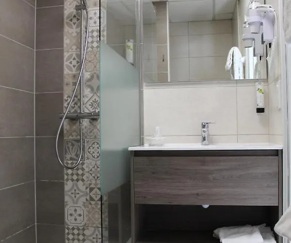 Отель Logis De L'allagnonette 3*