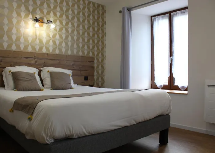 Отель Logis De L'allagnonette 3*