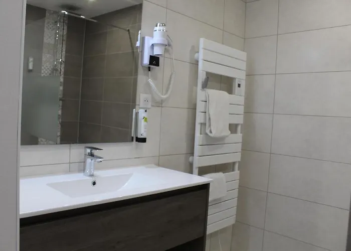 Logis De L'allagnonette Saint-Poncy